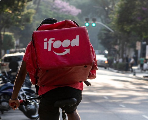 Dona do iFood compra Just Eat por mais de R$ 24 bilhões, para criar um ‘campeão’ de delivery na Europa